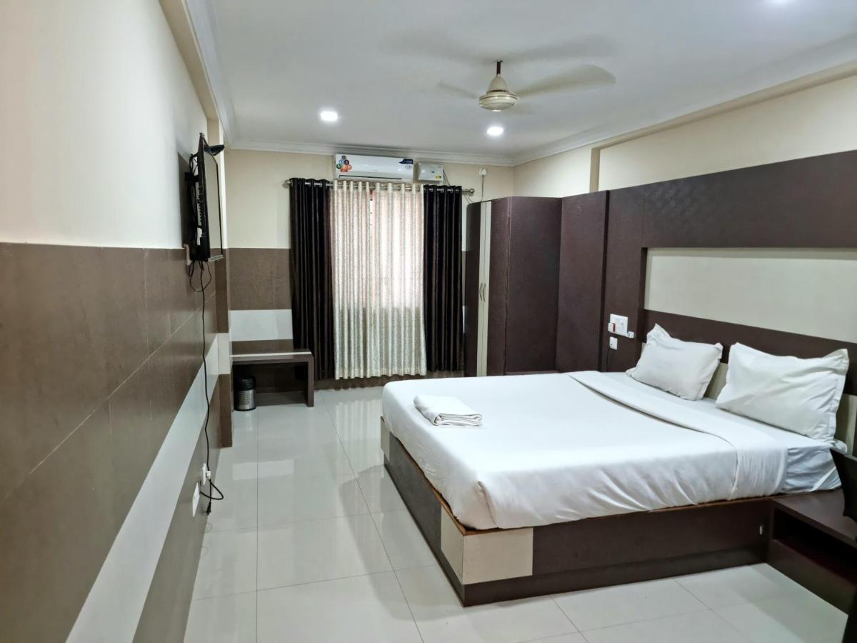 Hotel Js Grand Residency Palakkad Zewnętrze zdjęcie