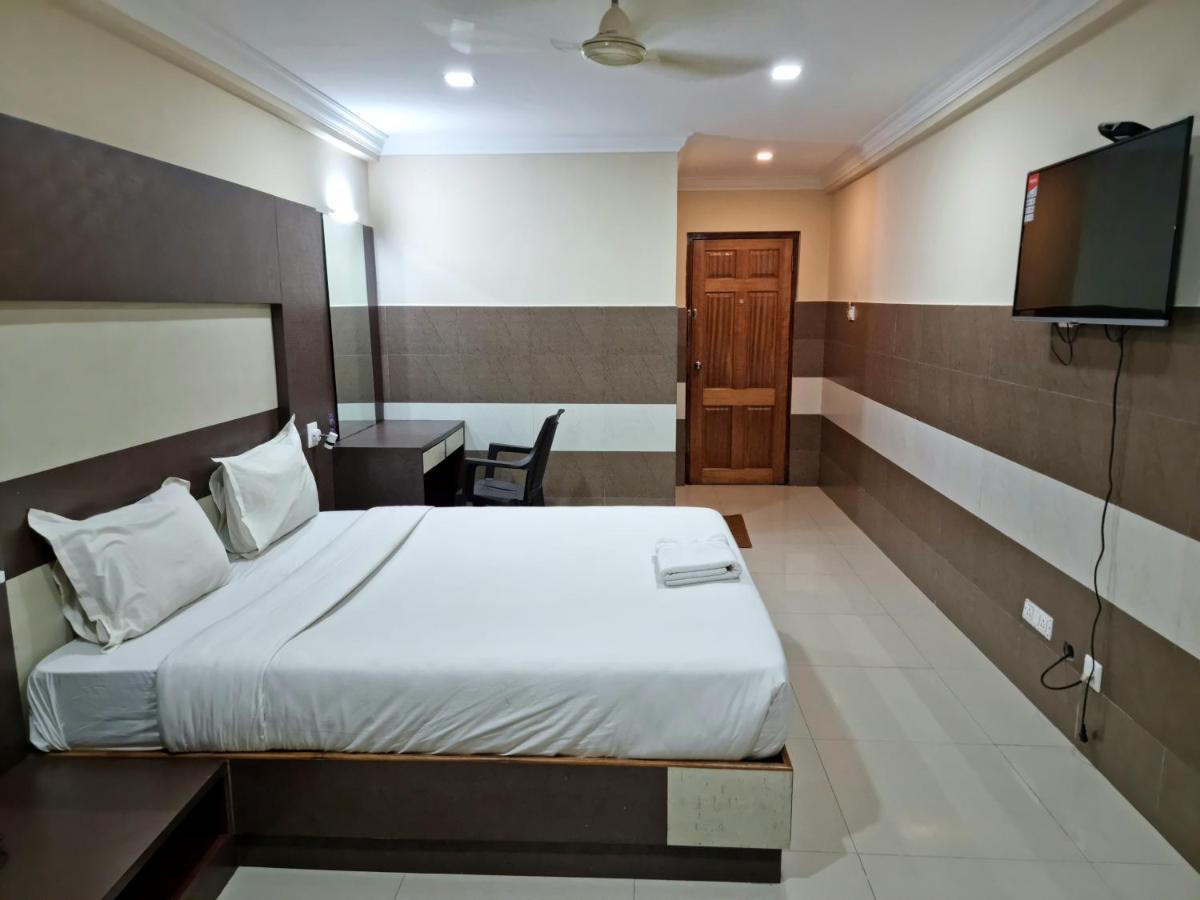 Hotel Js Grand Residency Palakkad Zewnętrze zdjęcie